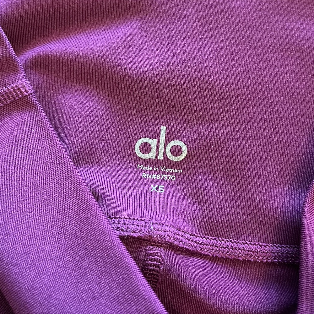 ALO Yoga High Rise Lux Crop Leggings XS – Purple Mesh Detail 21” Inseam - Picture 3 of 6